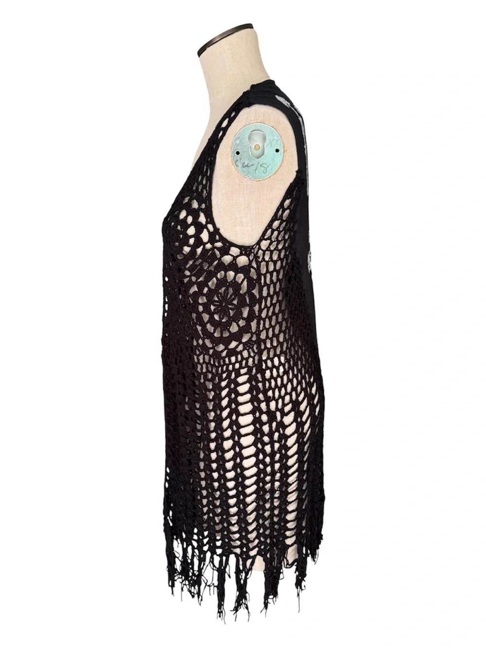 DO EVERYTHING IN LOVE Black Fringe Tribal Embroidered Crochet Boho Vest OS